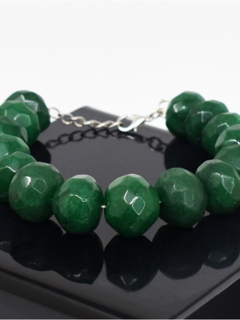 Gorgeous Emerald beaded bracelet